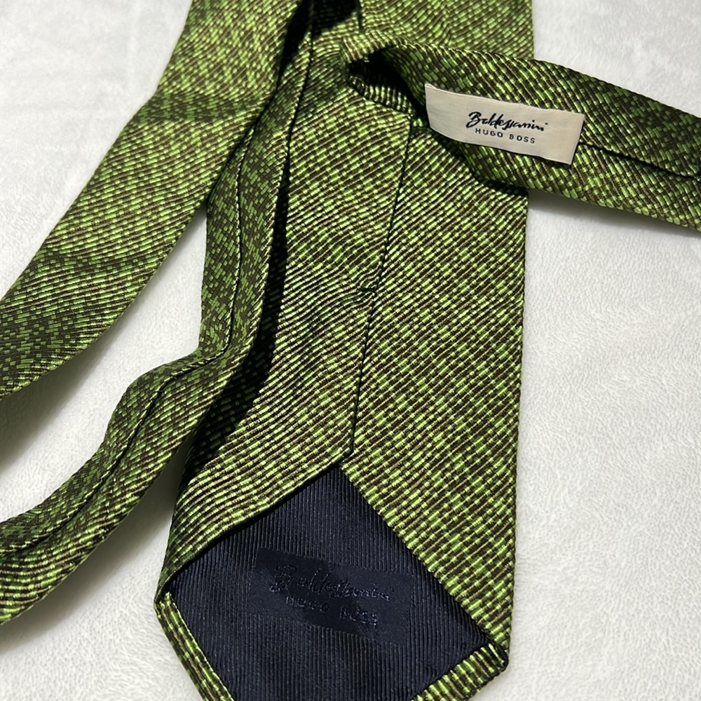 Hugo Boss tie - Picture 3 of 4